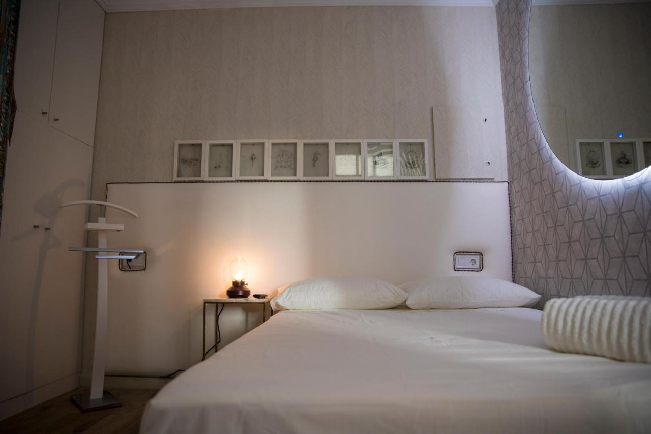 Popeye Suite: Puerto Marina Island Retreat with Rooftop Pool Benalmadena Exterior photo