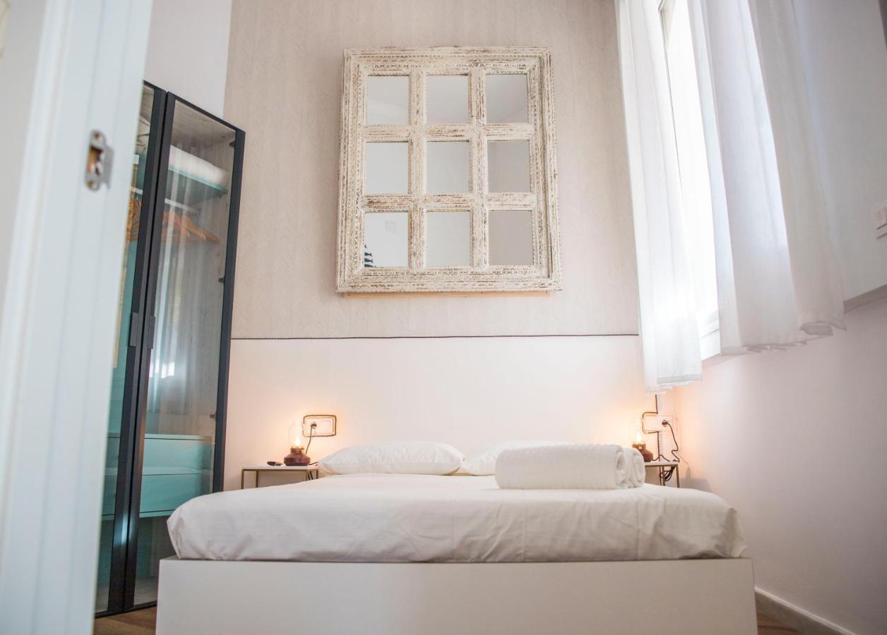 Popeye Suite: Puerto Marina Island Retreat with Rooftop Pool Benalmadena Exterior photo