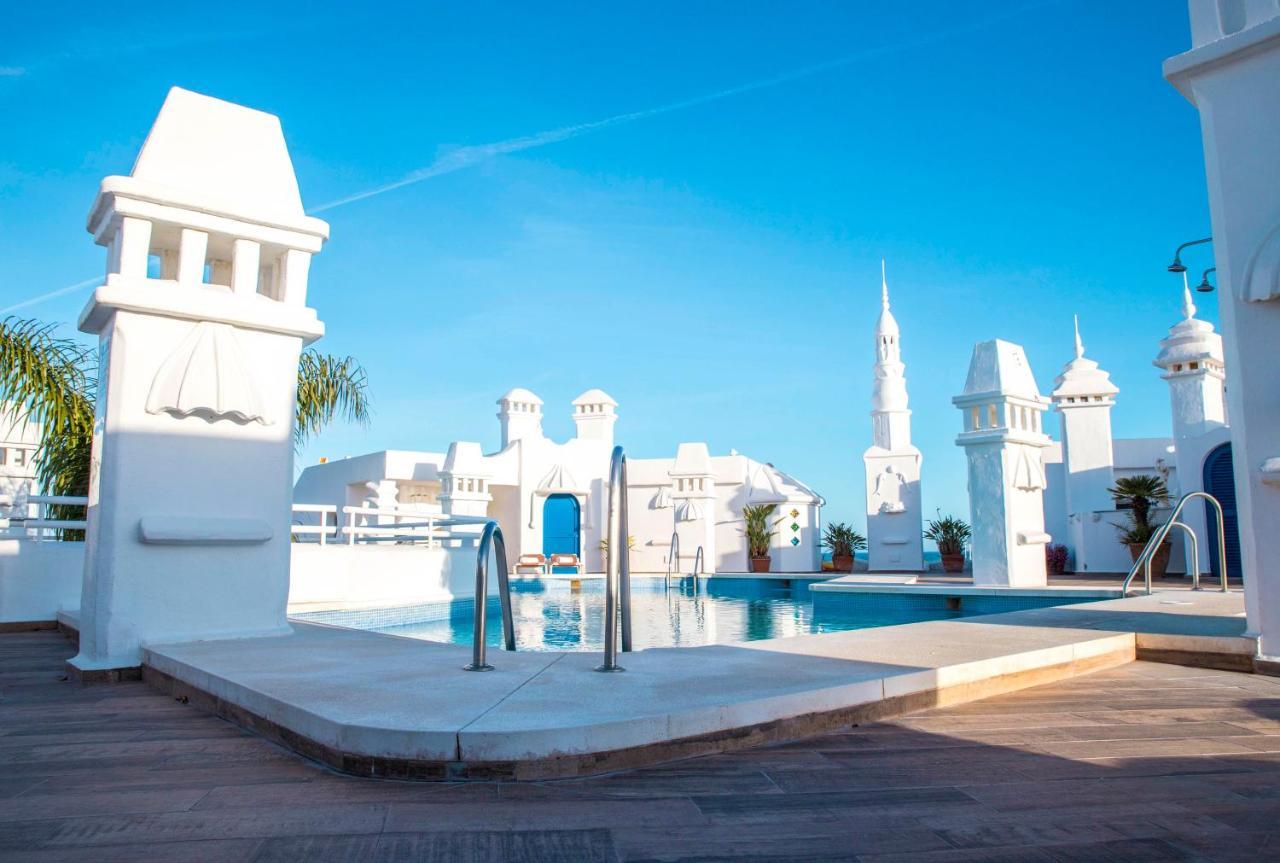 Popeye Suite: Puerto Marina Island Retreat with Rooftop Pool Benalmadena Exterior photo